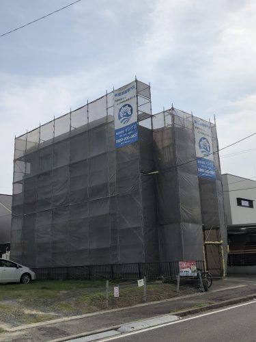 知多市八幡新町　アパート　外壁塗装・屋上防水改修工事　着工しました！！ (2)